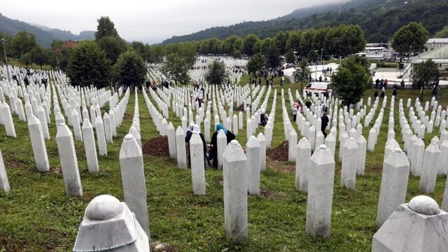 Srebrenica massacre: Netherlands apologizes after 27 years