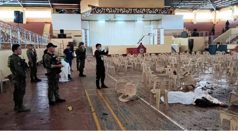 ISIS claims deadly church bombing in Philippines